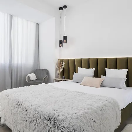 Downtown, 1br With A First Row View Over The Sea