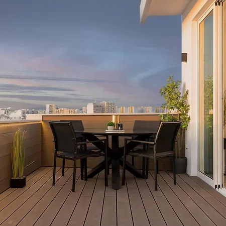 公寓 Downtown, 1br With A First Row View Over The Sea 法鲁区