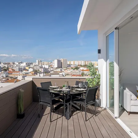 Downtown, 1br With A First Row View Over The Sea Appartement District de Faro